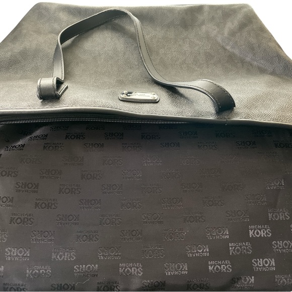 Michael Michael Kors, Signature LRG Black Tote Handles have Trim Wear see pics - Picture 14 of 17